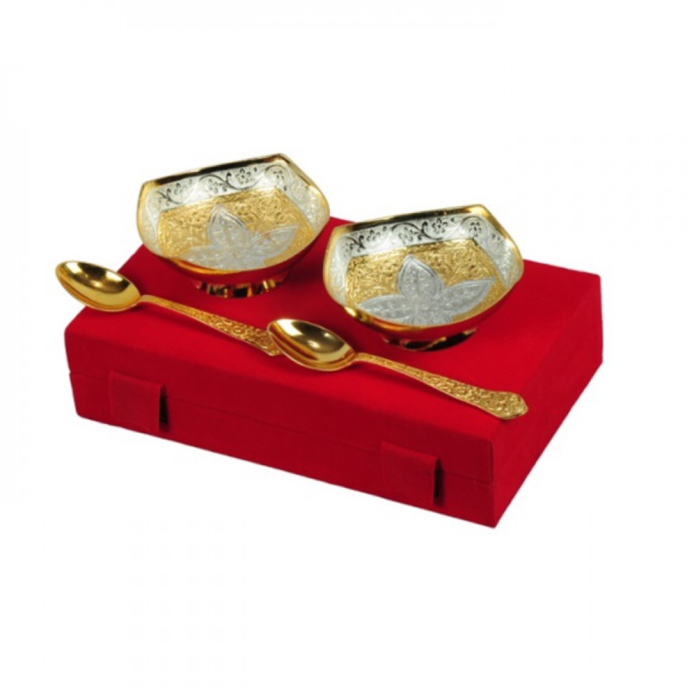 Silver & Gold Plated Brass Bowl Set 4 Pcs. ( Bowls 4" Diameter) Silver & Gold Plated Brass Bowl Set 4 Pcs. ( Bowls 4" Diameter)