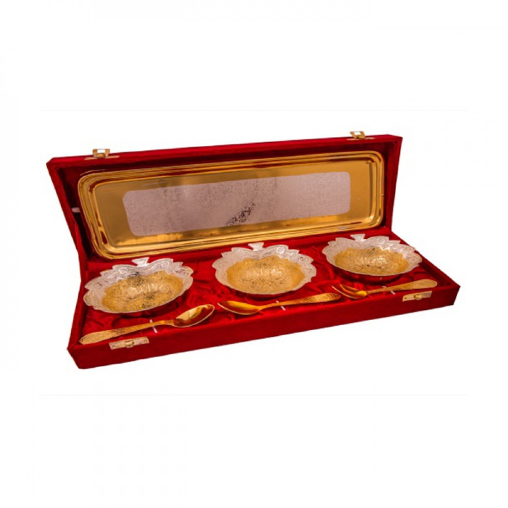 Silver & Gold Plated Brass Leave Bowl Set 7 Pcs. (Bowl 4" Diameter & tray 13" x 5.5") Silver & Gold Plated Brass Leave Bowl Set 7 Pcs. (Bowl 4" Diameter & tray 13" x 5.5")